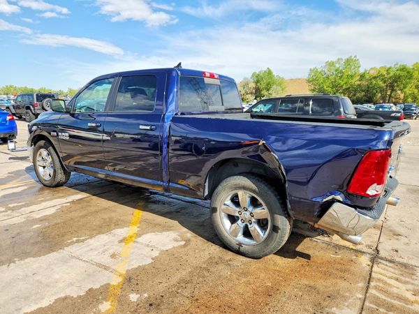 2015 RAM 1500 SLT
