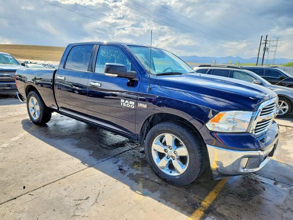 2015 RAM 1500 SLT