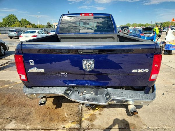 2015 RAM 1500 SLT