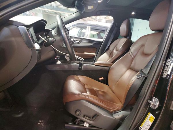 2018 VOLVO XC60