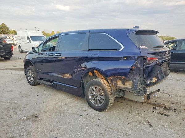 2023 TOYOTA SIENNA XLE — DSRA