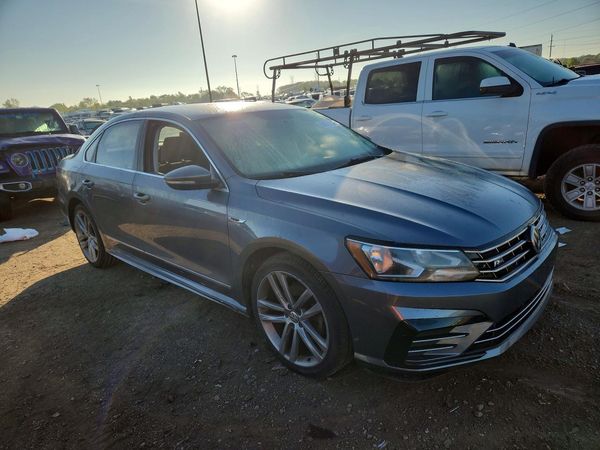 2017 VOLKSWAGEN PASSAT R-Line