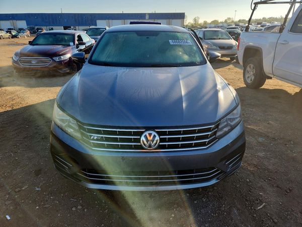 2017 VOLKSWAGEN PASSAT R-Line