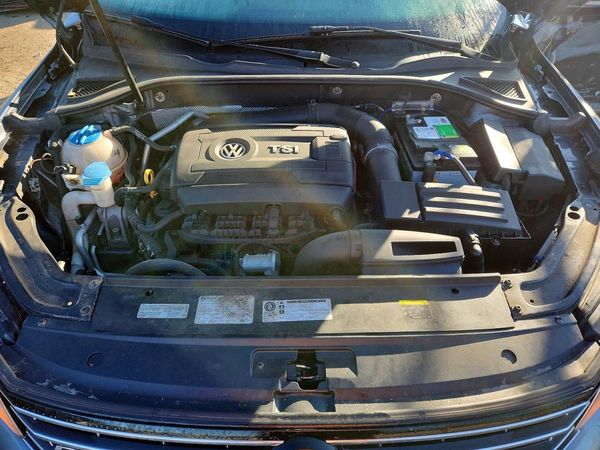 2017 VOLKSWAGEN PASSAT R-Line