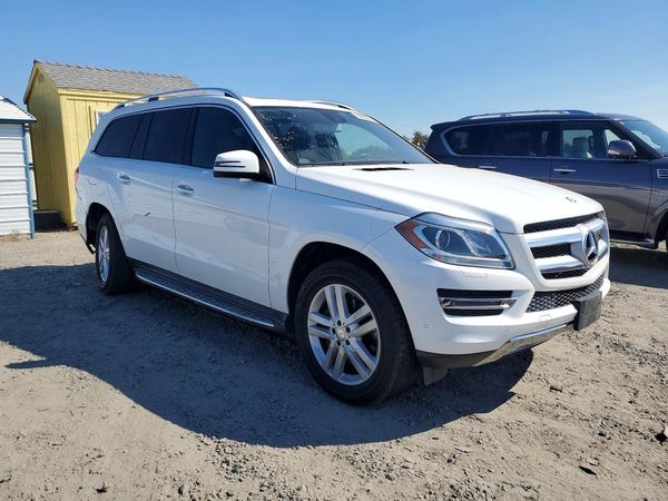2015 MERCEDES-BENZ GL GL450 — Passenger 3/4
