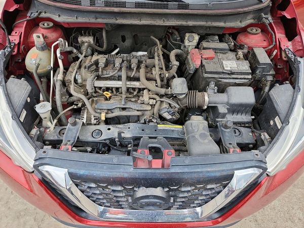 2018 NISSAN KICKS — Engine bay
