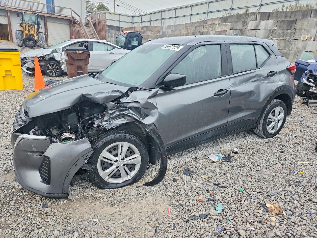 2023 NISSAN KICKS S — Front 3/4