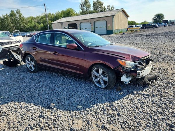 2014 ACURA ILX 20 Premium — Passenger 3/4