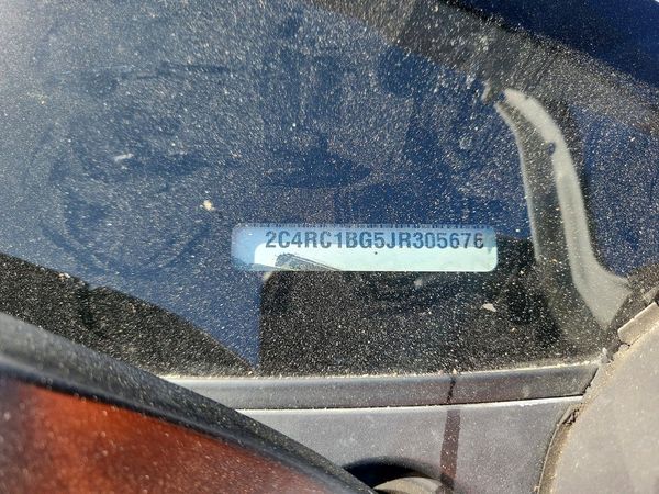 2018 CHRYSLER PACIFICA — VINP