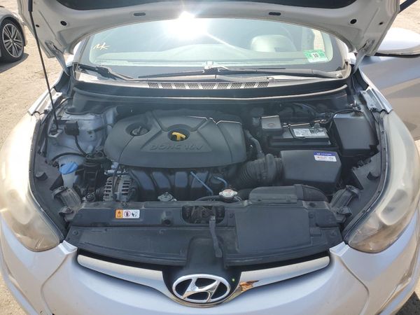 2015 HYUNDAI ELANTRA GLS(Middle)