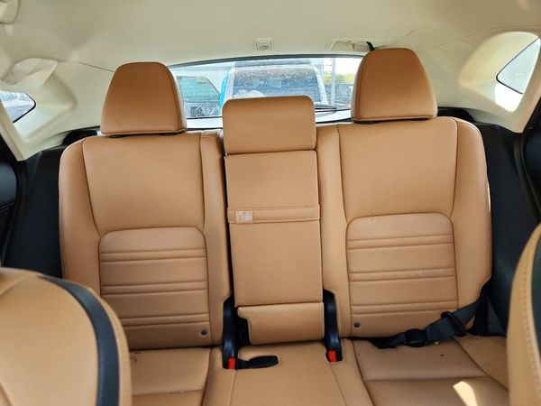 2015 LEXUS NX 200t Luxury — SUVN