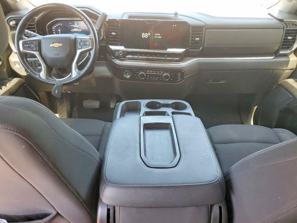 2023 CHEVROLET SILVERADO LT