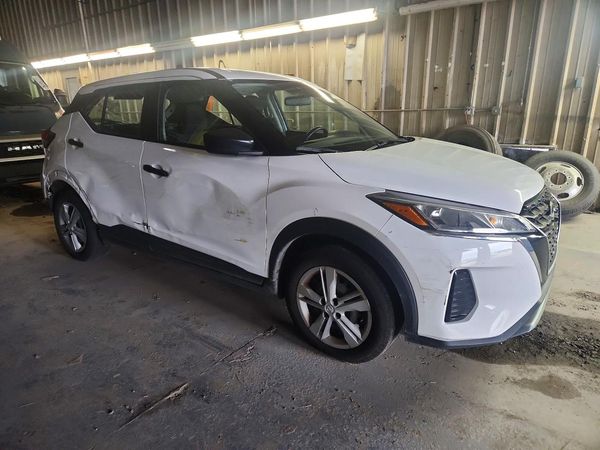2023 NISSAN KICKS S — Passenger 3/4