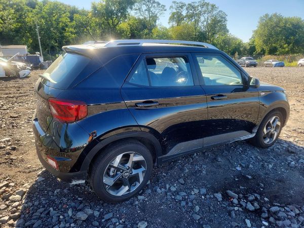 2026 HYUNDAI VENUE SEL, SEL w/ 2-Tone Roof — PSRA