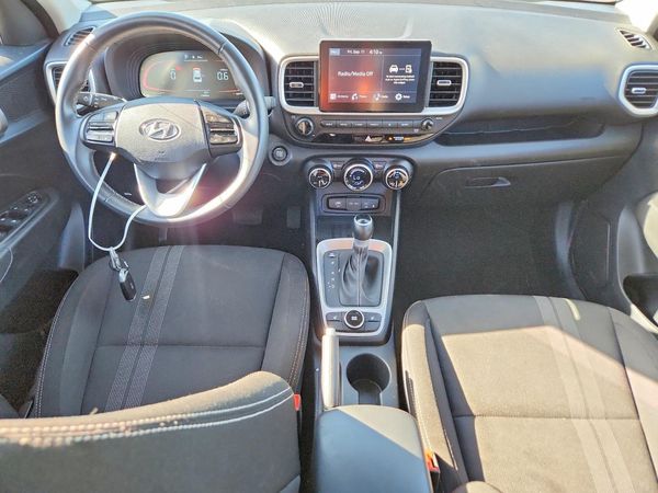2026 HYUNDAI VENUE SEL, SEL w/ 2-Tone Roof — CKPT