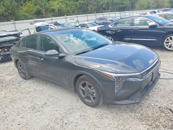 2026 KIA K4 LX, LXS — Passenger 3/4