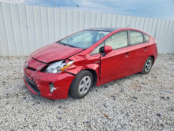 2014 TOYOTA PRIUS — DSFA — Front 3/4