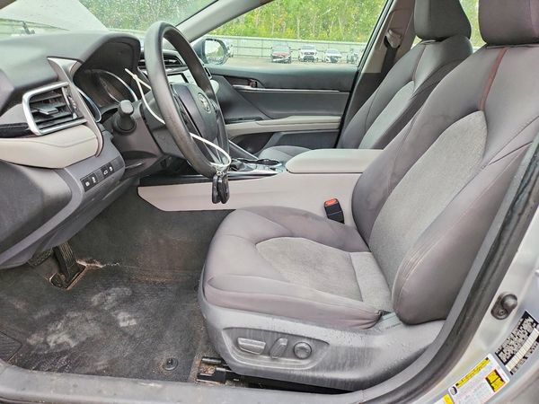 2018 TOYOTA CAMRY LE Hybrid — DENT