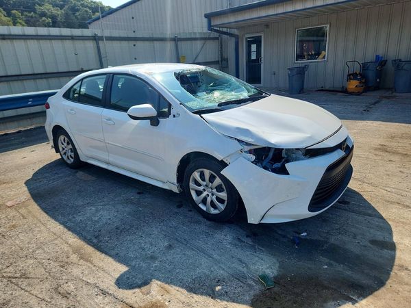 2026 TOYOTA COROLLA — Passenger 3/4