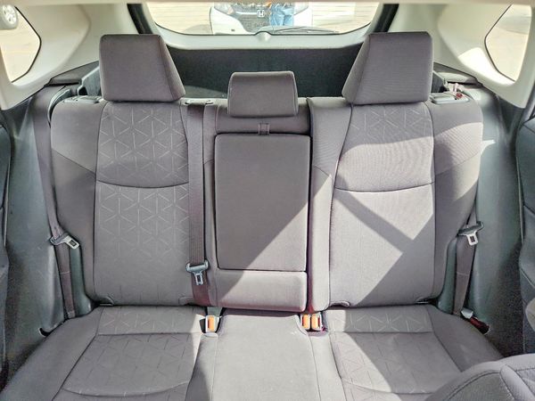 2025 TOYOTA RAV4 XLE — SUVN