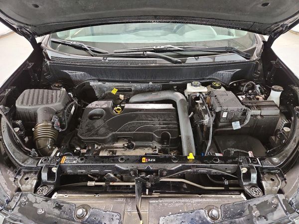 2023 CHEVROLET EQUINOX RS (3LT) — Engine bay