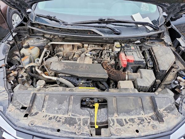 2025 NISSAN ROGUE S — Engine bay