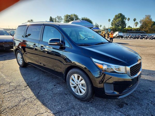 2017 KIA SEDONA LX