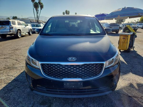 2017 KIA SEDONA LX