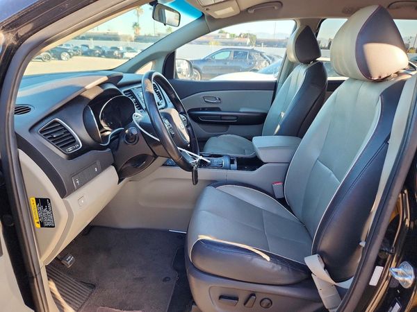 2017 KIA SEDONA LX