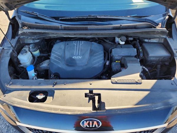 2017 KIA SEDONA LX
