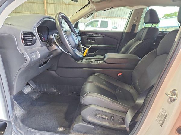 2025 HONDA PILOT — DENT