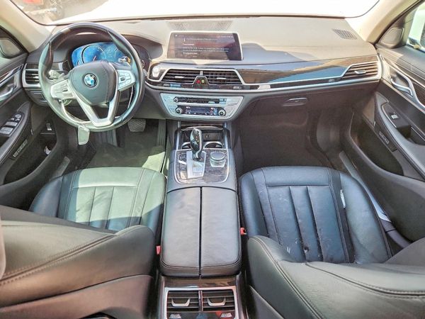 2018 BMW 740