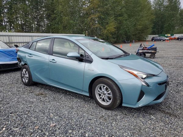2017 TOYOTA PRIUS