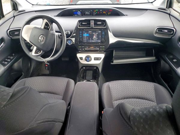 2017 TOYOTA PRIUS