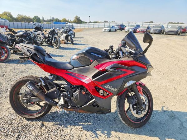 2025 KAWASAKI NINJA 500