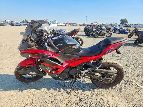 2025 KAWASAKI NINJA 500