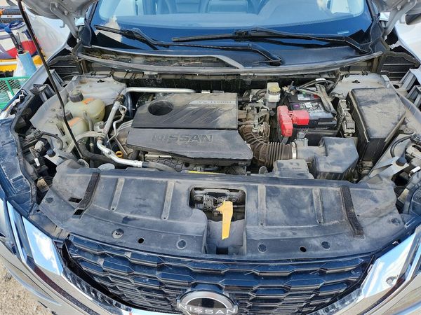 2023 NISSAN ROGUE SV — Engine bay