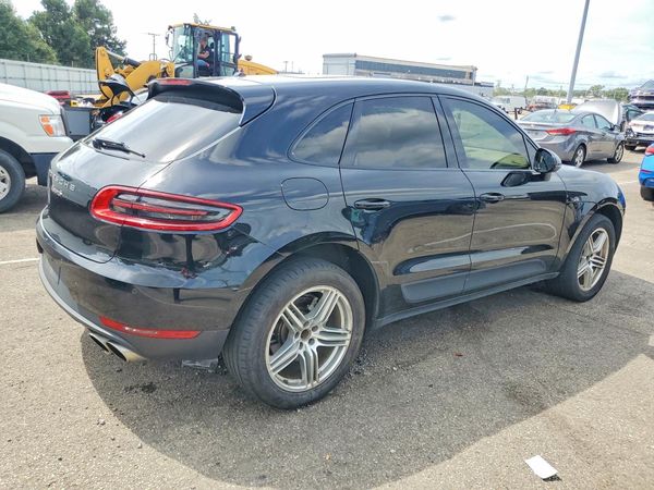 2016 PORSCHE MACAN
