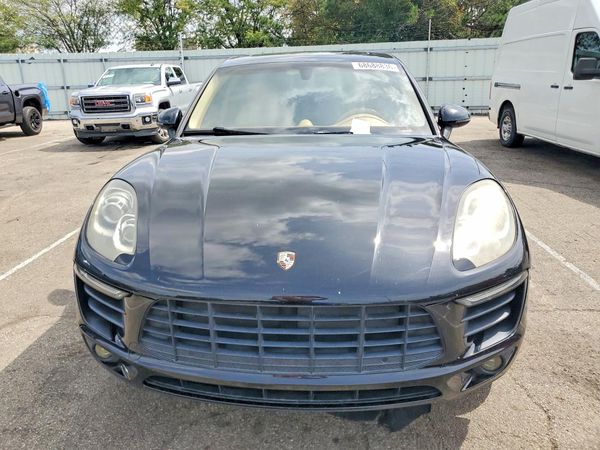 2016 PORSCHE MACAN
