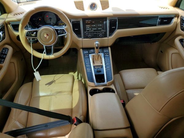 2016 PORSCHE MACAN