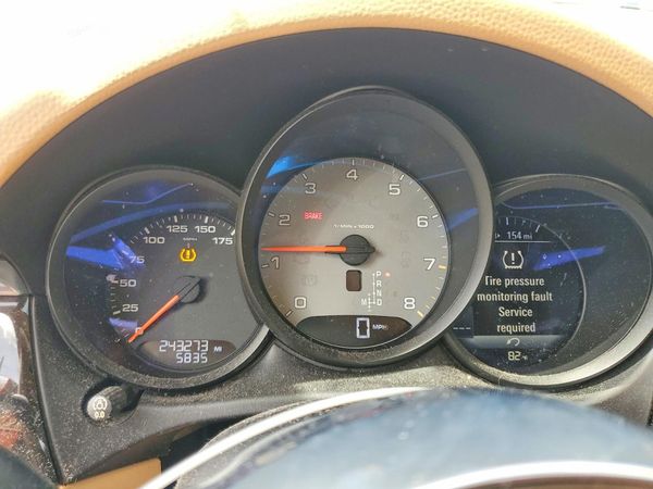 2016 PORSCHE MACAN
