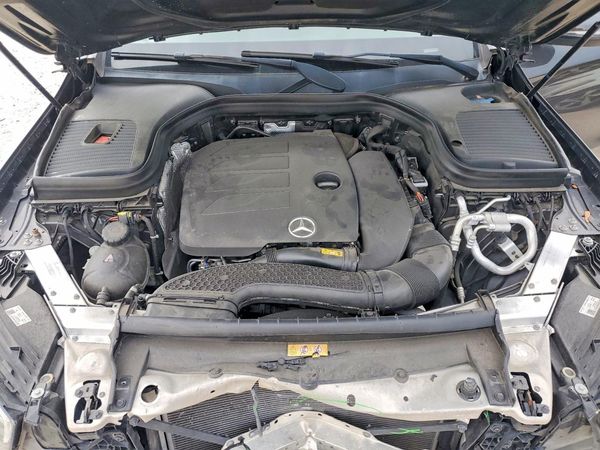 2021 MERCEDES-BENZ GLC — Engine bay