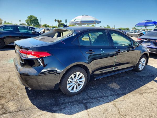 2024 TOYOTA COROLLA