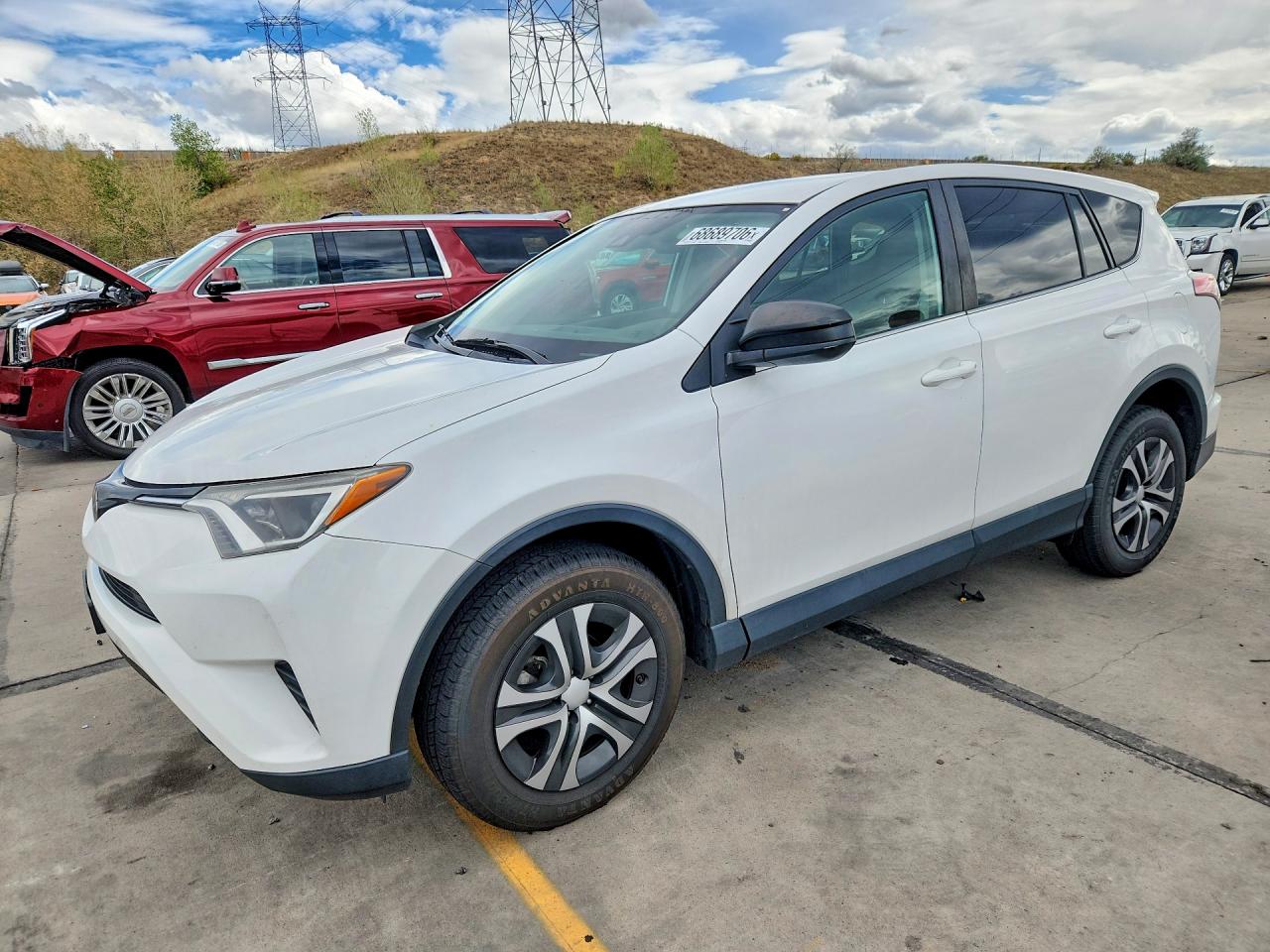 2017 TOYOTA RAV4 — Front 3/4