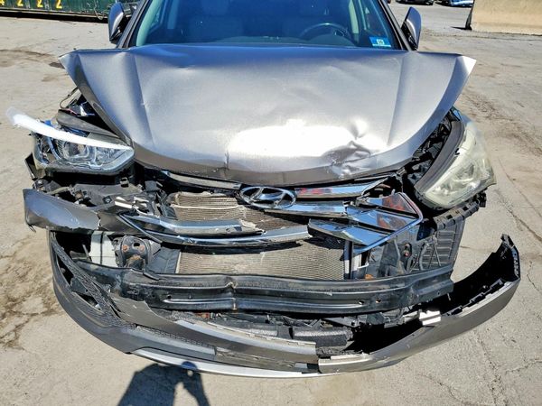 2013 HYUNDAI SANTA FE — Engine bay