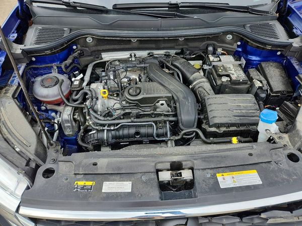 2024 VOLKSWAGEN TAOS 4Motion SEL — Engine bay