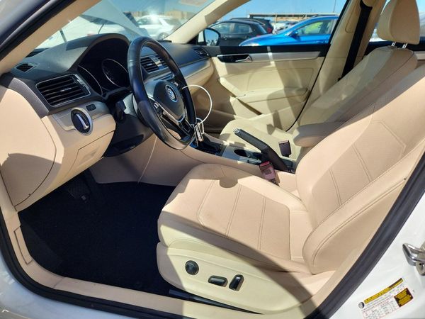 2019 VOLKSWAGEN PASSAT