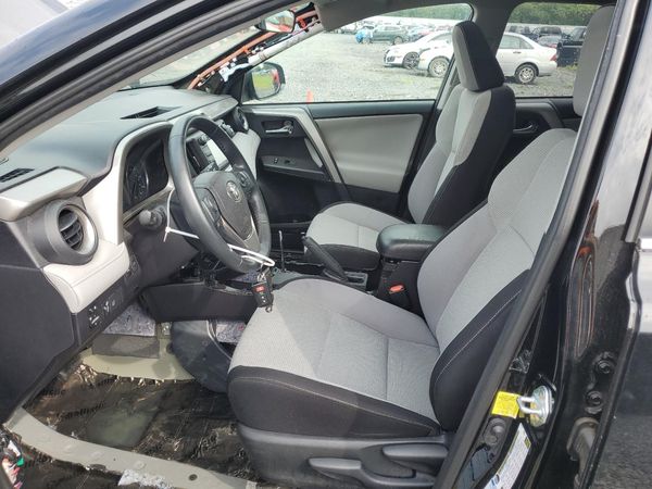 2018 TOYOTA RAV4 Adventure/XLE