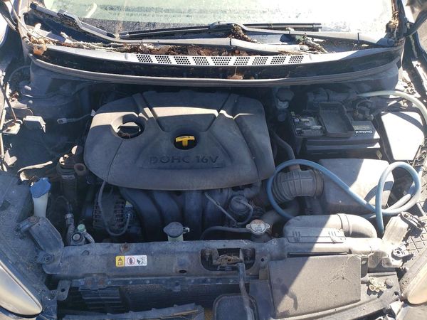 2013 HYUNDAI ELANTRA