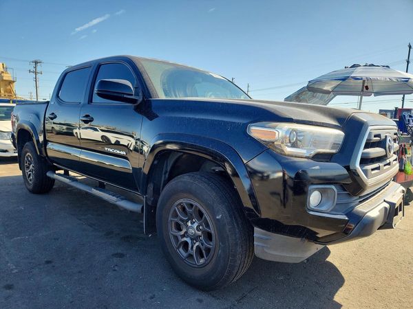 2017 TOYOTA TACOMA